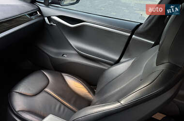 Лифтбек Tesla Model S 2015 в 