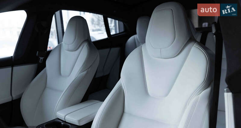 Лифтбек Tesla Model S 2019 в Киеве
