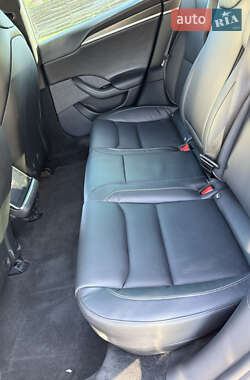 Лифтбек Tesla Model S 2021 в 