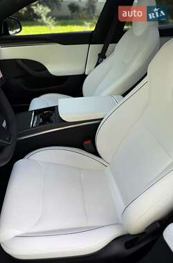Лифтбек Tesla Model S 2024 в 