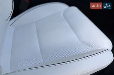 Лифтбек Tesla Model S 2024 в Киеве
