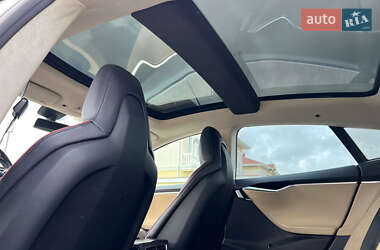 Лифтбек Tesla Model S 2013 в 