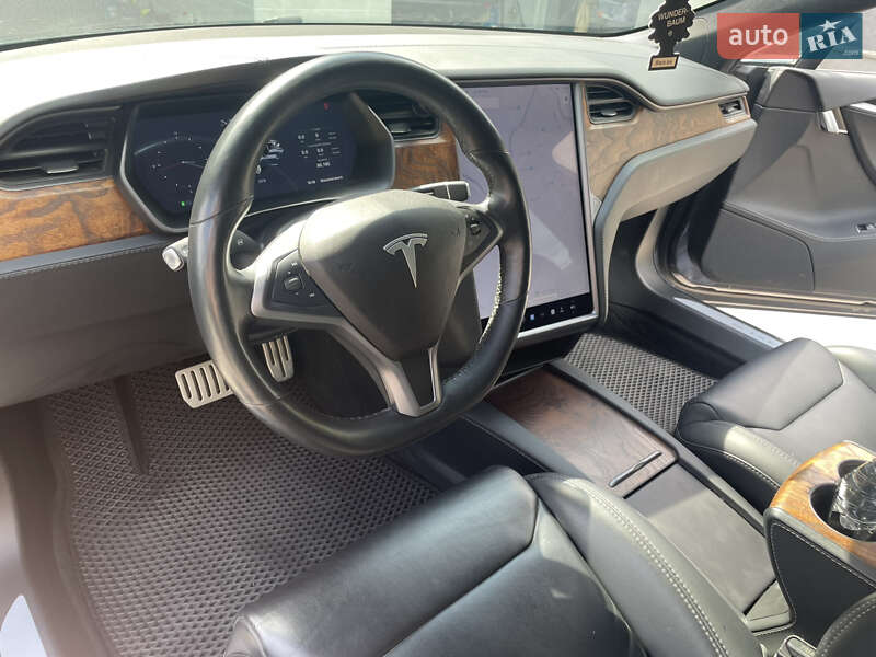 Ліфтбек Tesla Model S 2019 в Ужгороді