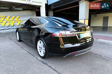 Лифтбек Tesla Model S 2014 в 