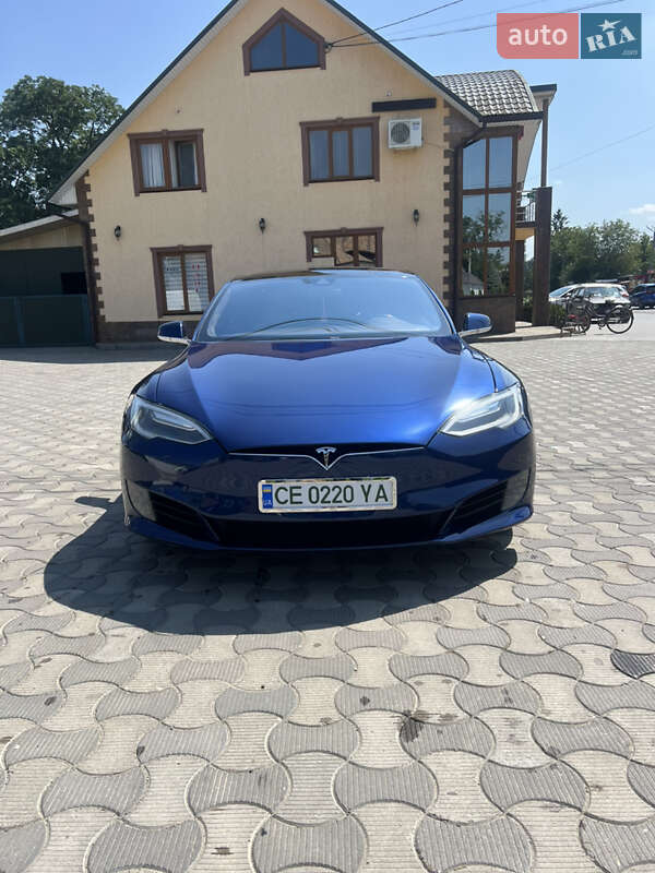 Ліфтбек Tesla Model S 2016 в Чернівцях