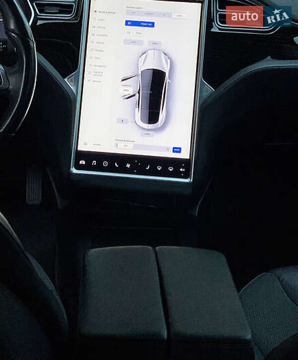 Лифтбек Tesla Model S 2016 в Киеве