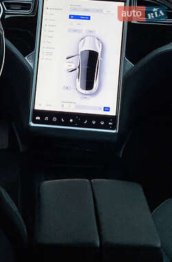 Лифтбек Tesla Model S 2016 в 