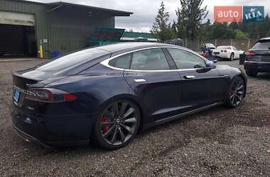 Лифтбек Tesla Model S 2015 в 