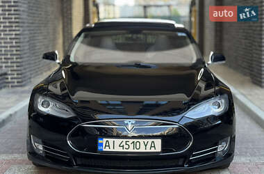 Лифтбек Tesla Model S 2012 в 