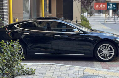 Лифтбек Tesla Model S 2012 в 