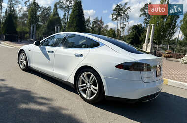 Лифтбек Tesla Model S 2015 в 