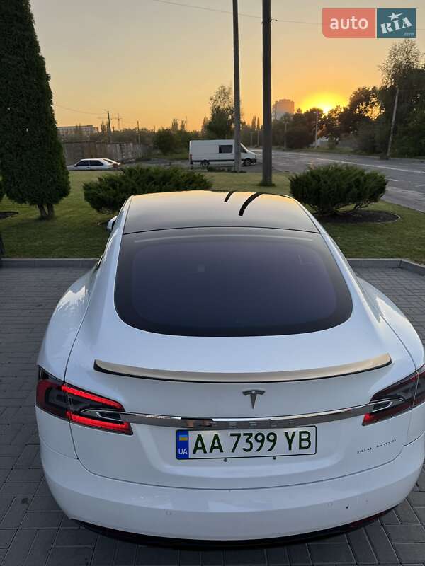 Лифтбек Tesla Model S 2020 в Каменец-Подольском фото 16 Лифтбек Tesla Model S 2020 в Каменец-Подольском