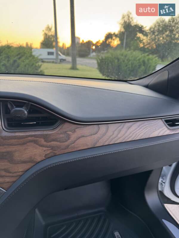 Лифтбек Tesla Model S 2020 в Каменец-Подольском фото 29 Лифтбек Tesla Model S 2020 в Каменец-Подольском