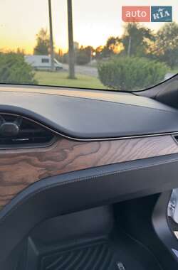 Лифтбек Tesla Model S 2020 в 