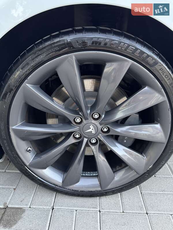 Лифтбек Tesla Model S 2020 в Каменец-Подольском фото 5 Лифтбек Tesla Model S 2020 в Каменец-Подольском