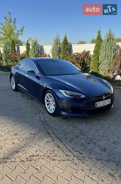 Лифтбек Tesla Model S 2016 в Черновцах