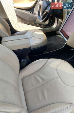 Лифтбек Tesla Model S 2013 в 