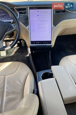 Лифтбек Tesla Model S 2013 в 