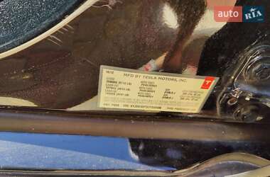 Лифтбек Tesla Model S 2012 в 