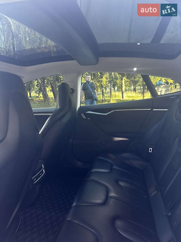 Лифтбек Tesla Model S 2013 в Киеве