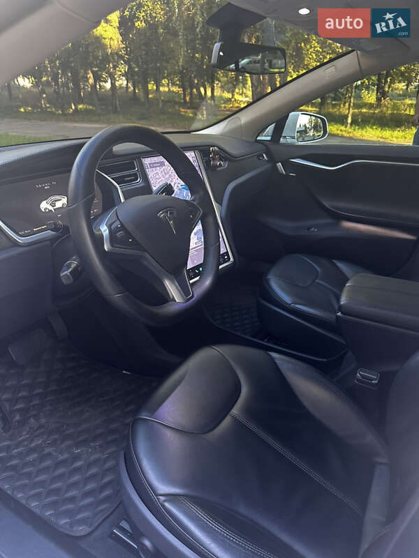 Лифтбек Tesla Model S 2013 в Киеве