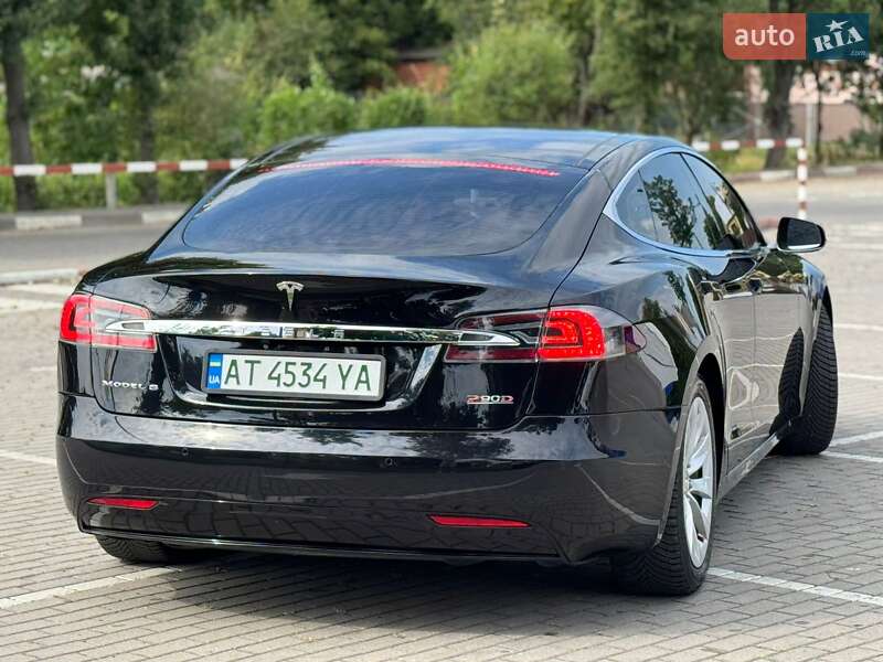 Лифтбек Tesla Model S 2016 в Ивано-Франковске