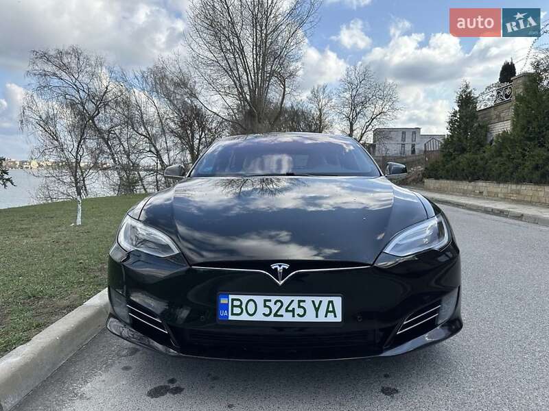 Лифтбек Tesla Model S 2017 в Тернополе