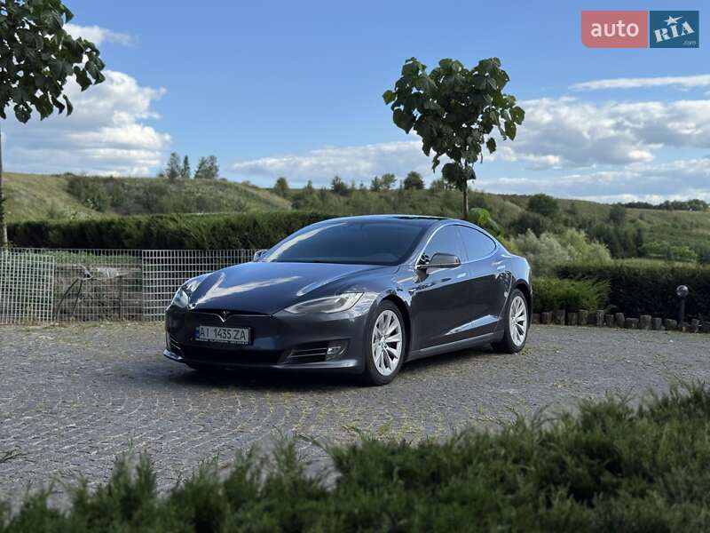 Лифтбек Tesla Model S 2017 в Обухове