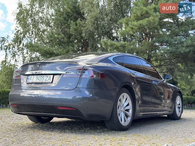Лифтбек Tesla Model S 2017 в Обухове