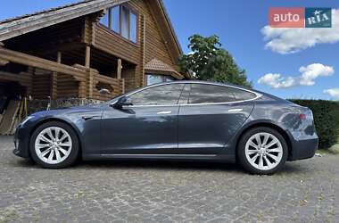 Лифтбек Tesla Model S 2017 в 