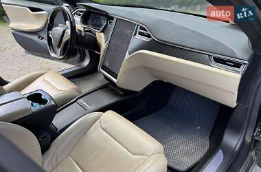 Лифтбек Tesla Model S 2017 в 