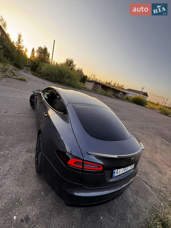 Ліфтбек Tesla Model S 2022 в Калуші