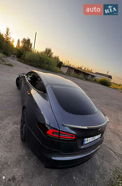 Лифтбек Tesla Model S 2022 в 