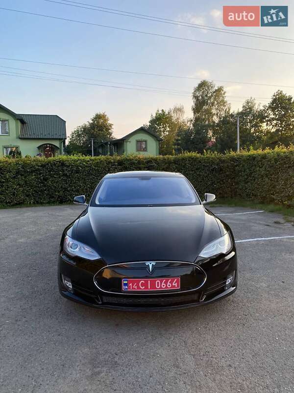 Лифтбек Tesla Model S 2013 в Ивано-Франковске