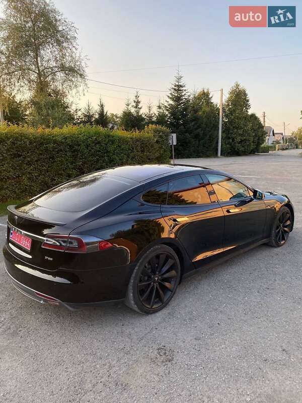 Лифтбек Tesla Model S 2013 в Ивано-Франковске