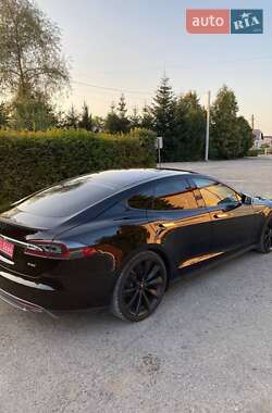 Лифтбек Tesla Model S 2013 в 
