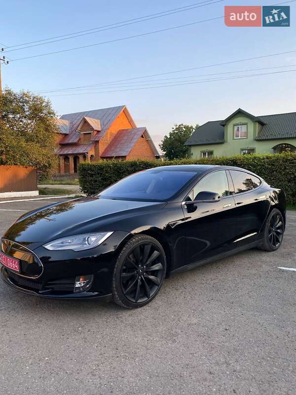 Лифтбек Tesla Model S 2013 в Ивано-Франковске