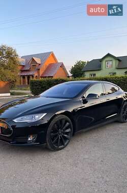 Лифтбек Tesla Model S 2013 в 