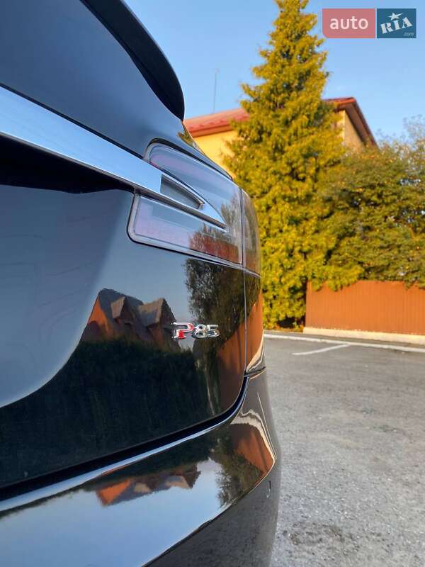 Лифтбек Tesla Model S 2013 в Ивано-Франковске