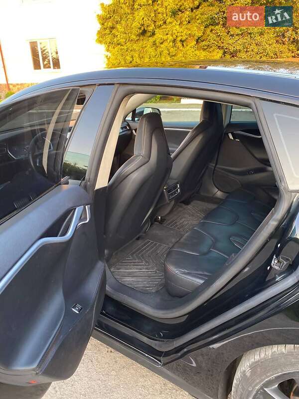 Лифтбек Tesla Model S 2013 в Ивано-Франковске