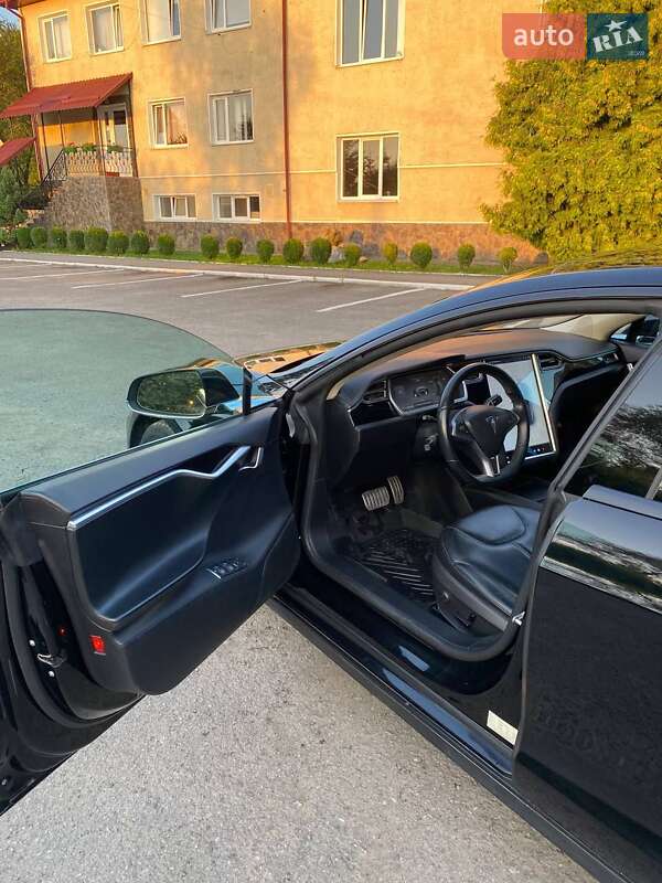 Лифтбек Tesla Model S 2013 в Ивано-Франковске