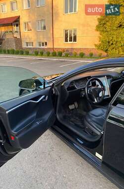 Лифтбек Tesla Model S 2013 в 