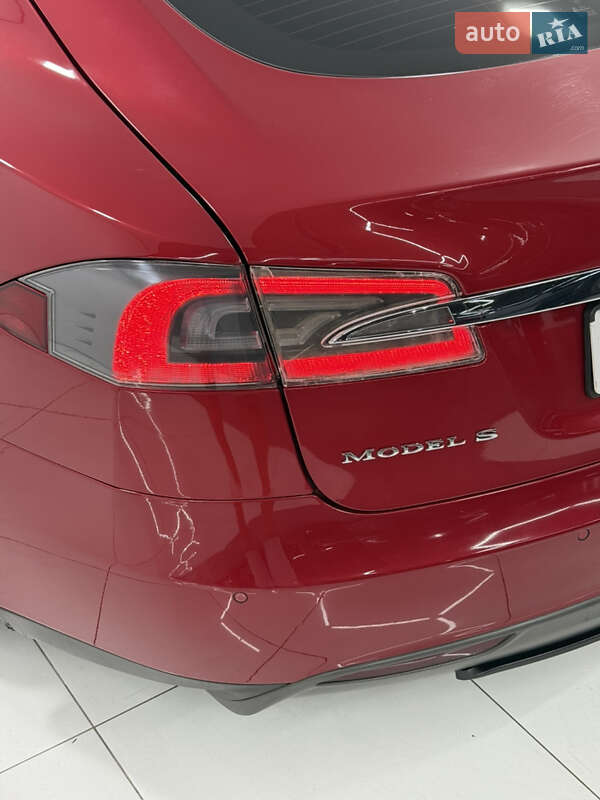 Ліфтбек Tesla Model S 2014 в Одесі