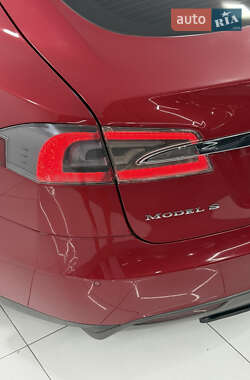 Лифтбек Tesla Model S 2014 в 