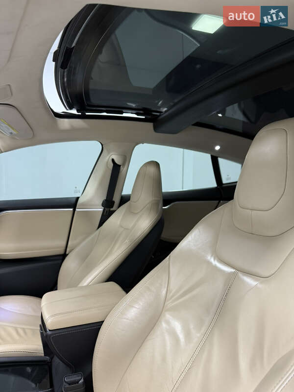 Ліфтбек Tesla Model S 2014 в Одесі