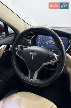 Лифтбек Tesla Model S 2014 в 