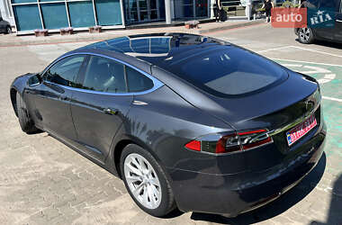 Лифтбек Tesla Model S 2018 в 