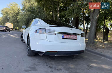 Лифтбек Tesla Model S 2013 в 