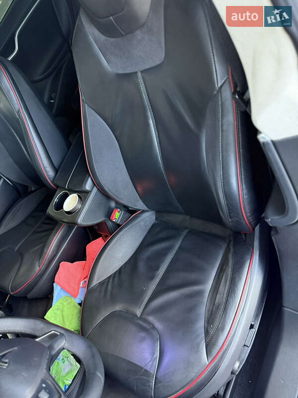 Лифтбек Tesla Model S 2013 в Днепре