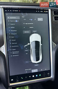 Лифтбек Tesla Model S 2013 в 